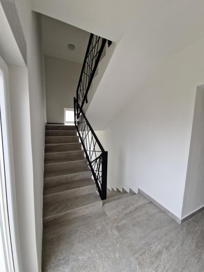 Ferienwohnung Emmi Nemira Omiš Exterior foto