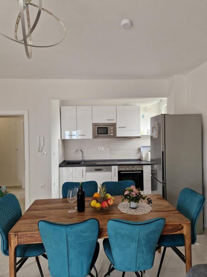 Ferienwohnung Emmi Nemira Omiš Exterior foto