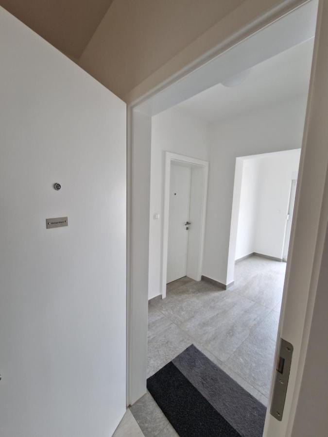 Ferienwohnung Emmi Nemira Omiš Exterior foto