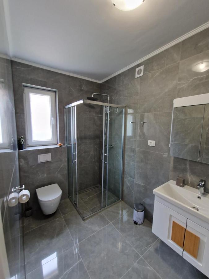 Ferienwohnung Emmi Nemira Omiš Exterior foto