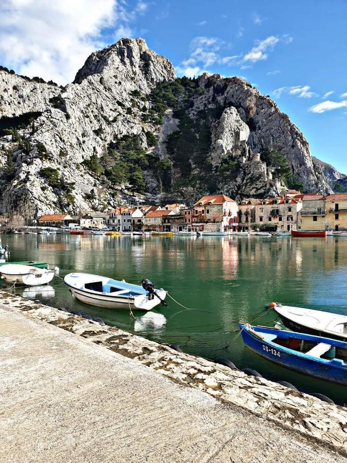 Ferienwohnung Emmi Nemira Omiš Exterior foto