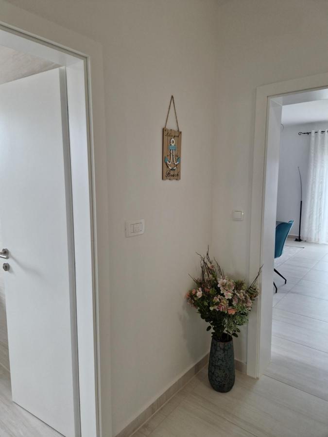 Ferienwohnung Emmi Nemira Omiš Exterior foto